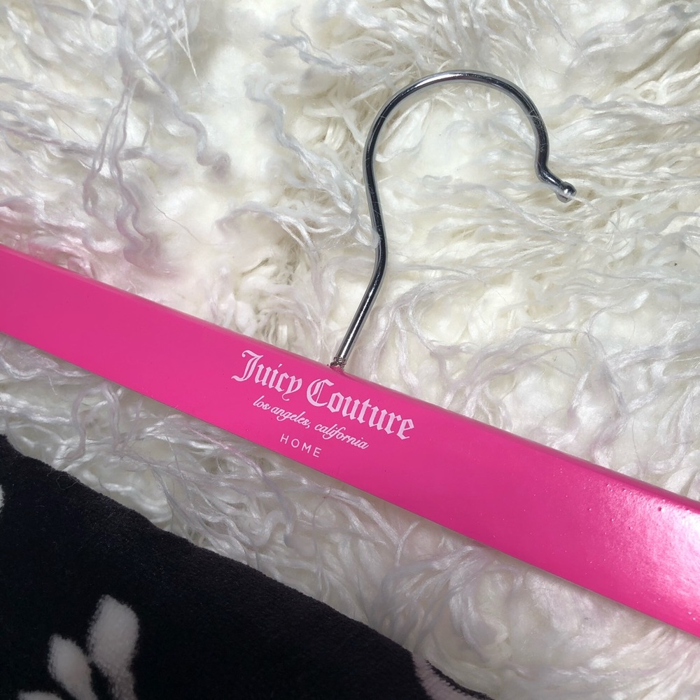 ‼️PRICE DROP‼️ ✨HOST PICK✨NWT Juicy Couture throw. - Picture 3 of 7
